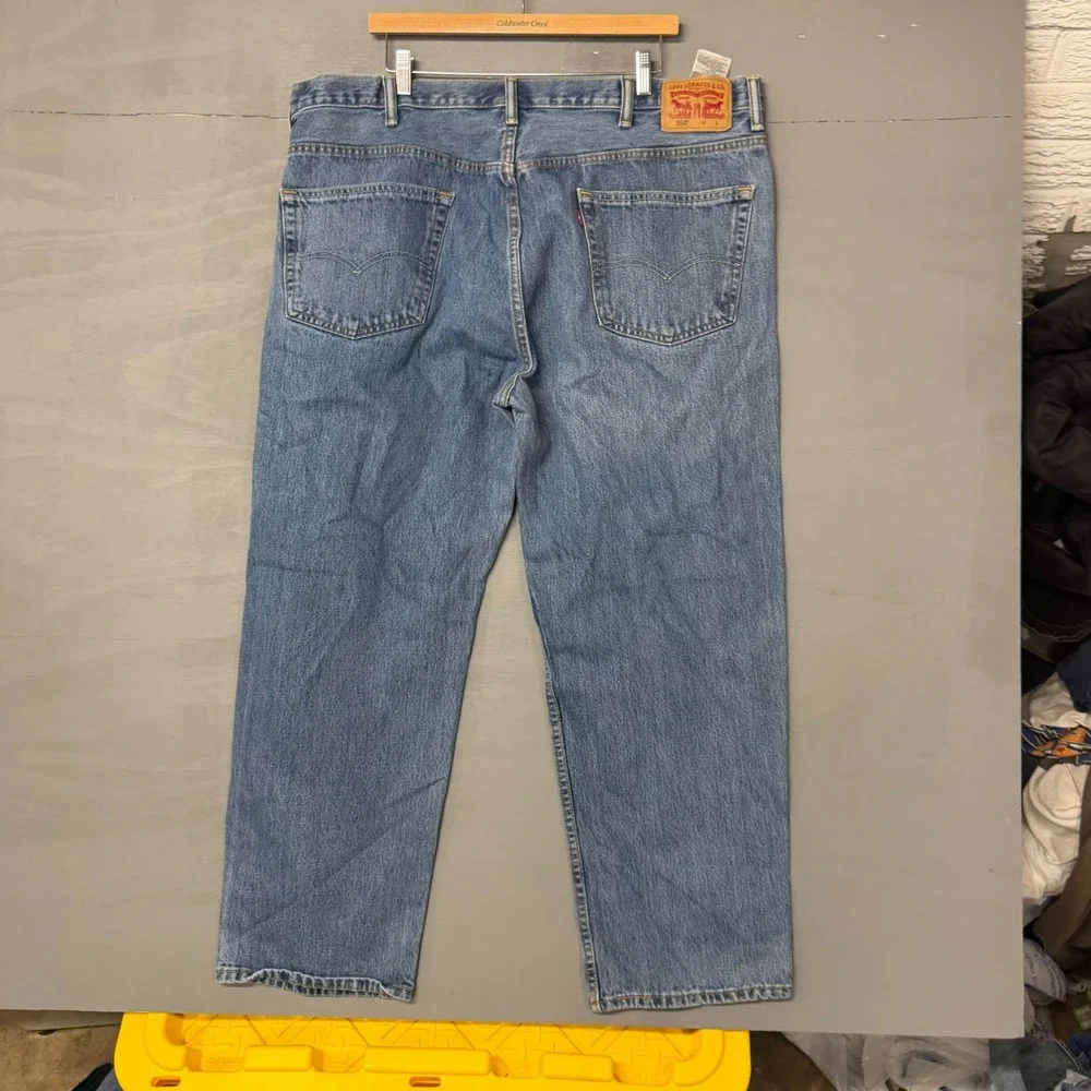 Levis 550 Relaxed Fit Jeans Mens 44x30 Medium Wash Blue Denim 00550-4891